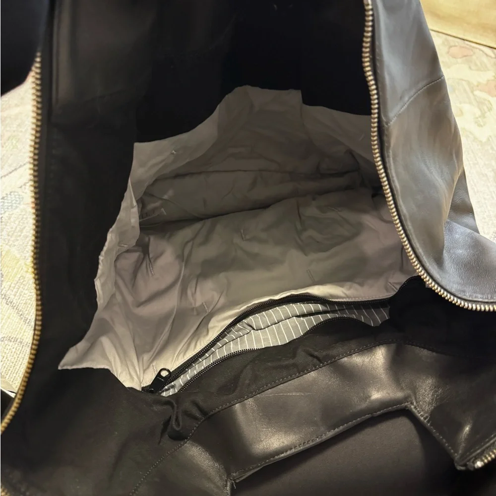 Black Leather Tote Bag - Picture 6 of 7